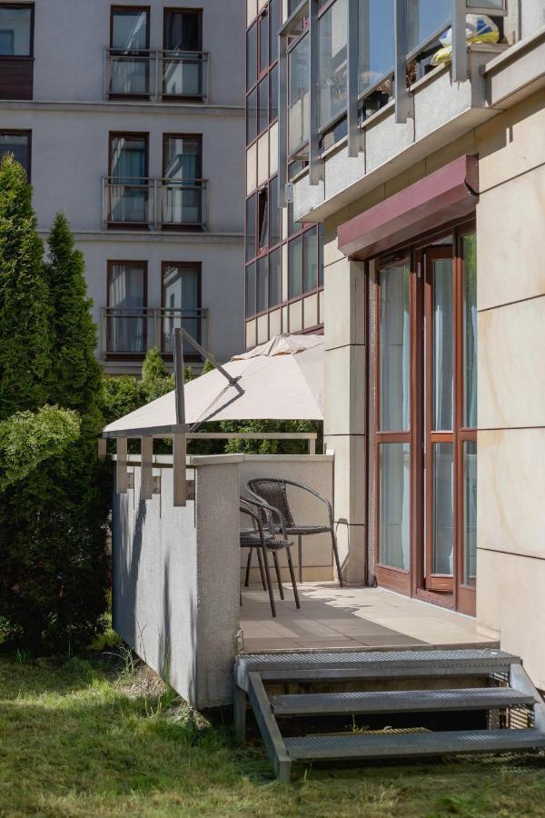 Wonderful Apartment Garden Residence By Noclegi Renters Krasków Eksteriør bilde